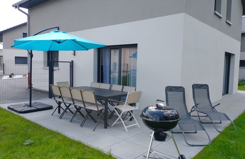 Frasne House | Maison Neuve Jura 2 à 10 Personnes