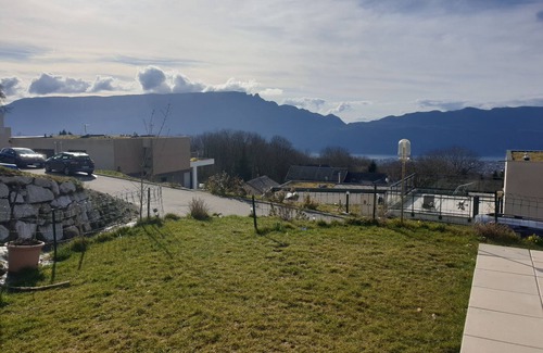 Pugny-Chatenod House | Maison Neuve vue lac Calme Ideal Famille Proche aix les Bains lac du Bourget