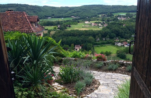 Saint-Cirq-Lapopie Cottage | Maison Panoramique - Charming Stone House perched atop the cliff, Stunning Vista