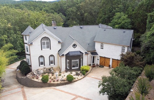 Dahlonega Villa | Maison Paradis- River Front/Two-Kitchens/7.5-Bath/6-Bed!