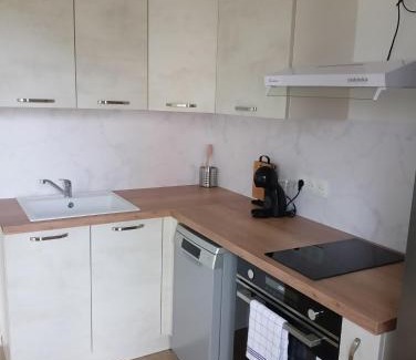 Beauvais Apartment | Maison partagée - Studio bas