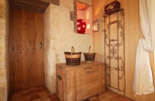 Le Pin-la-Garenne House | Maison percheronne chaleureuse au bord de l'étang avec WiFi et jeux en plein air - FR-1-497-158