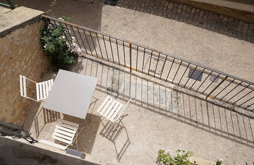 Les Eyzies House | Maison Pittoresque Dans Petite rue au Calme Sous les Rochers