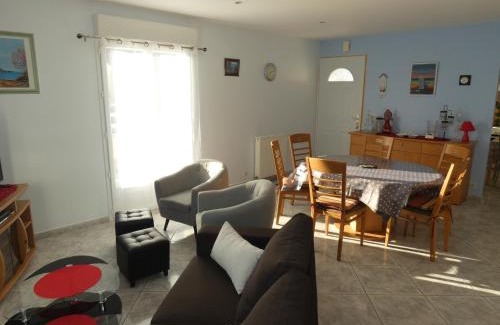 Saujon House | Maison plain-pied à Saujon, 2 ch, terrasse, jardin, garage, animaux OK, proche Royan et plages - FR-1-71-76