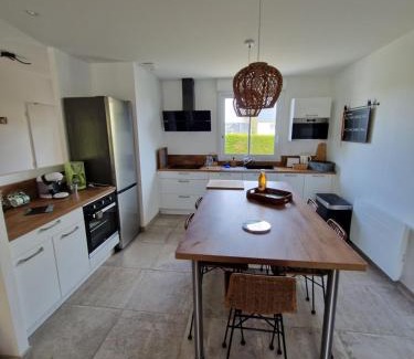 Graye-sur-Mer House | Maison plain-pied 4 chambres Graye sur mer plage à 700 m