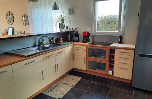 Ploudalmezeau House | Maison Plain-pied sur Terrain Clos, à Proximité du Port et des Plages