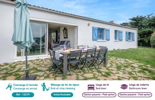 Prefailles House | Maison pour 8, vue mer, 400m de la plage