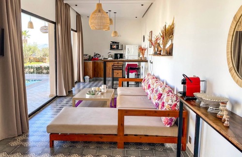 Amizmiz House | Maison Privée Avec un Piscine et Grand Jardin au Pied des Montagnes de L'atlas