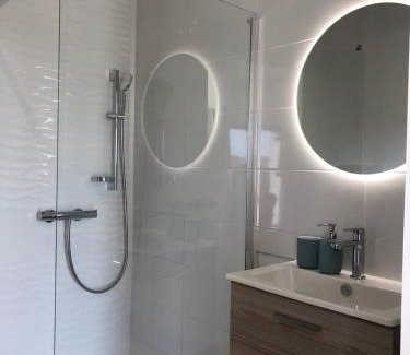 Alixan House | Maison proche de la Gare TGV