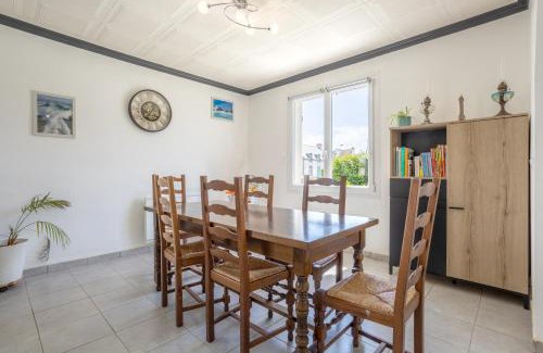 Saint-Guenole House | Maison proche du port plage et surf