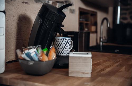 Montaubert - Rille - Saint-Sulpice House | maison quartier médiéval au pied du château FOUGERES