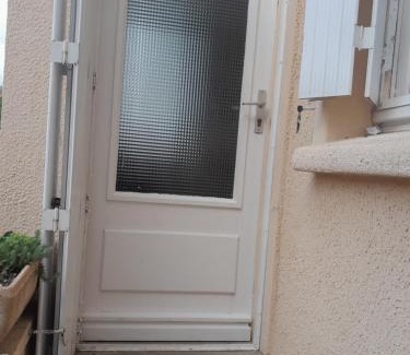 Bernieres-sur-Mer Apartment | Maison Quebec