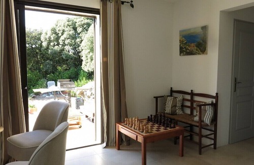 Urtaca Villa | Maison récente avec piscine privée à la campagne.