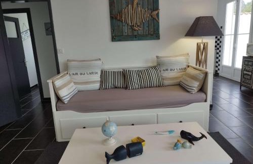 Cheray House | Maison rénovée avec jardin, proche commerces et plages, pour 5 personnes à Saint-Georges-d'Oléron - FR-1-778-6