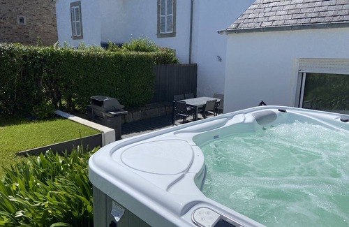 Carantec House | Maison Rénovée au Cœur de Carantec Avec SPA