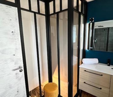 Saint-Berthevin Villa | Maison rénovée haut de gamme de centre-ville