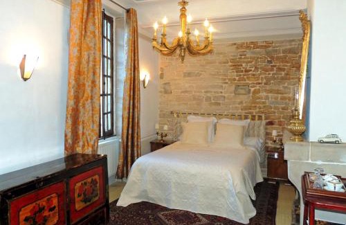 Cluny Bed & Breakfast | Maison Romane 1136