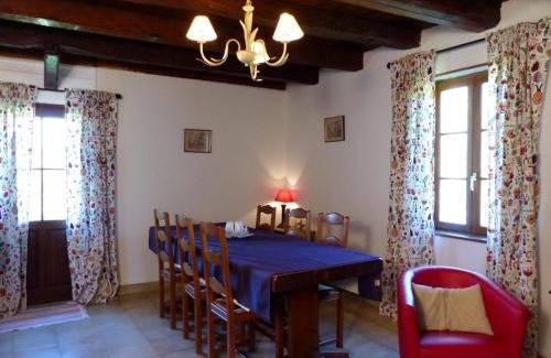 Diou House | Maison rustique avec piscine partagée, proche Bourbon Lancy - FR-1-489-12