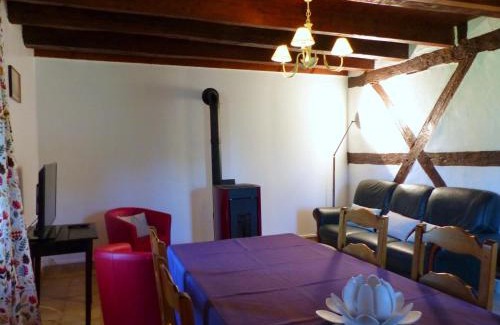 Diou House | Maison rustique avec piscine partagée, proche Bourbon Lancy - FR-1-489-12