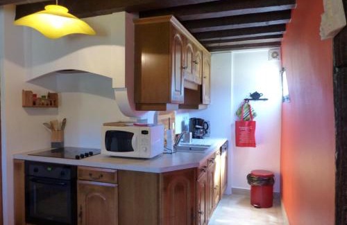 Diou House | Maison rustique avec piscine partagée, proche Bourbon Lancy - FR-1-489-12