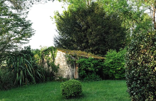 Saint-Saturnin-du-Bois Apartment | Maison Sonora - Dream Room