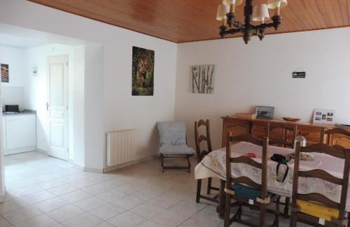 Saint-Coulomb House | Maison Saint-Coulomb