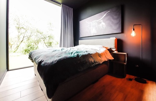 Heure House | Maison Sauvage super modern near Somme-Leuze