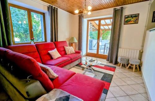 La Chapelle-aux-Bois House | Maison spacieuse avec spa, ping-pong et baby-foot, idéale pour détente en famille - FR-1-589-828