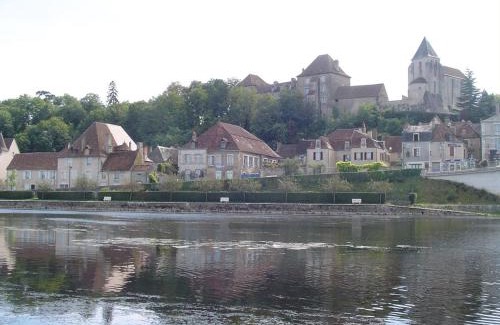Mezieres-en-Brenne House | Maison spacieuse avec cour et cheminée au cœur du Parc Naturel de la Brenne - FR-1-591-229