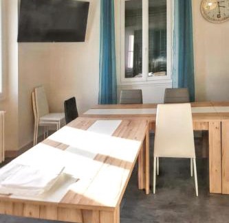 Montsalvy House | Maison spacieuse à Montsalvy avec grand jardin et terrasse