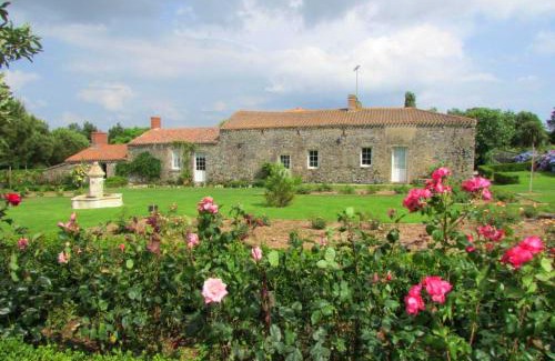 Landevieille House | Maison spacieuse proche du centre de Landevieille + jardin clôturé