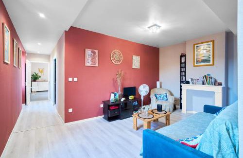 Saint-Cernin-de-lHerm House | Maison Tiny Bwa