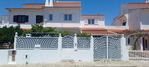 Porches House | Maison typique - By ParadiseWaves