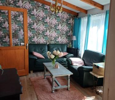 Aigurande Bed & Breakfast | Maison Violette en Berry - chambres d'hôtes vintage face au marché d'Aigurande