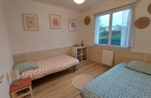 Locmaria-Plouzane House | Maison vue mer 4 Personnes, une Pause au Bout du Monde. Animaux Acceptés!