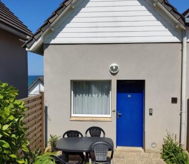 Trevou-Treguignec House | Maison VUE MER 50m PLAGE de TRESTEL GR34 entre Perros Guirec côte de granit rose et l'île de Bréhat