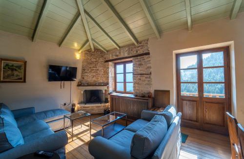 Karpenisi Apartment | Maisonette Korfes-Κορφές Δύο Αυτόνομοι Όρoφοι για Οικογένειες και μικρές Παρέες