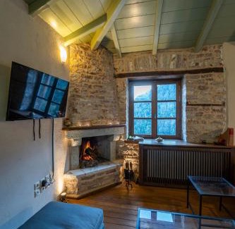 Karpenisi Apartment | Maisonette Korfes-Κορφές Δύο Αυτόνομοι Όρoφοι για Οικογένειες και μικρές Παρέες