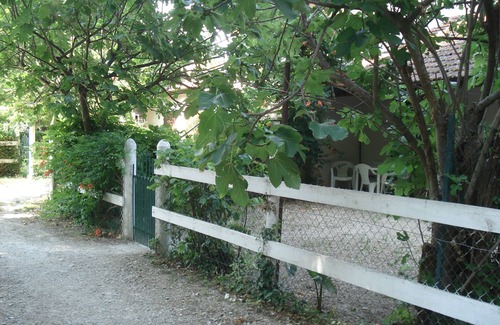 Tarascon House | Maisonette with private garden near Avignon