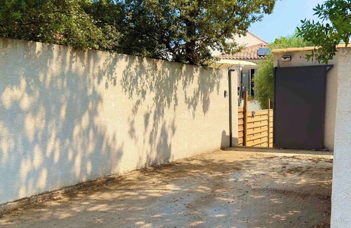 Sussargues Apartment | Maisonnette Clim Piscine Jacuzzi