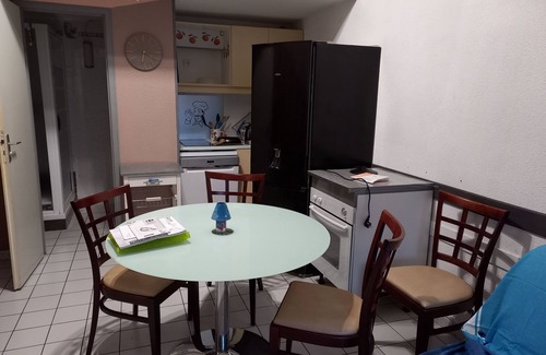 Loupian Condo | Maisonnette with swimming pool, tennis court and boules pitch 5 mins from Etang de Thau