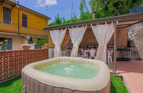 Massa Apartment | MaisonTuscany - Jacuzzi