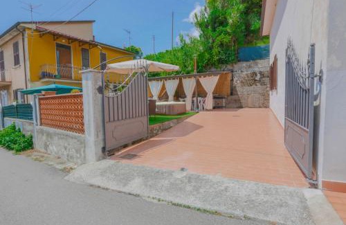 Massa Apartment | MaisonTuscany - Jacuzzi