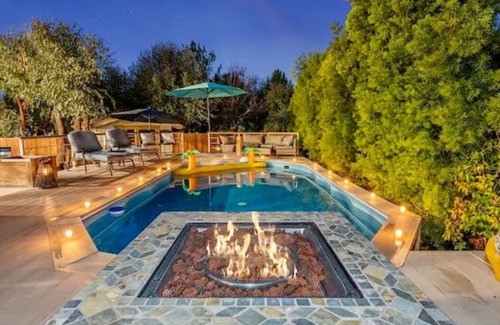 Poway House | Majestic 5BR Villa with Guesthouse, Pool & Spa