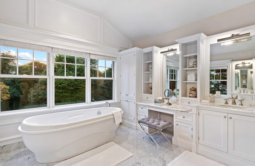 Sagaponack House | Majestic Dutch Colonial retreat sited on two acres of lush acreage,.