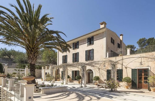 Calvia Villa | Majestic Holiday Estate in Calvià Up to 12 Guests