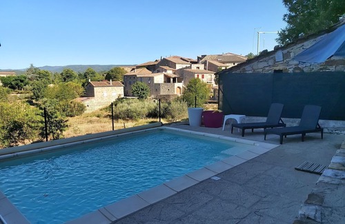 Les Assions House | Majestic holiday home in Les Assions with terrace