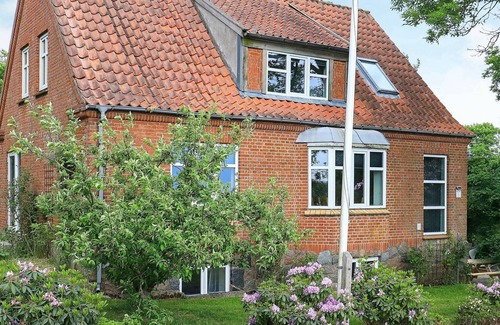 Roslev House | Majestic Holiday Home in Jutland with Garden