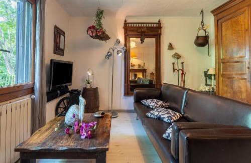 Ganges House | Majestic holiday home in Laroque with hot tub