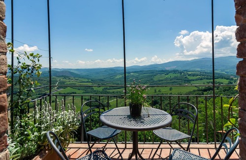 Montecastelli House | Majestic Holiday Home in Montecastelli with Terrace